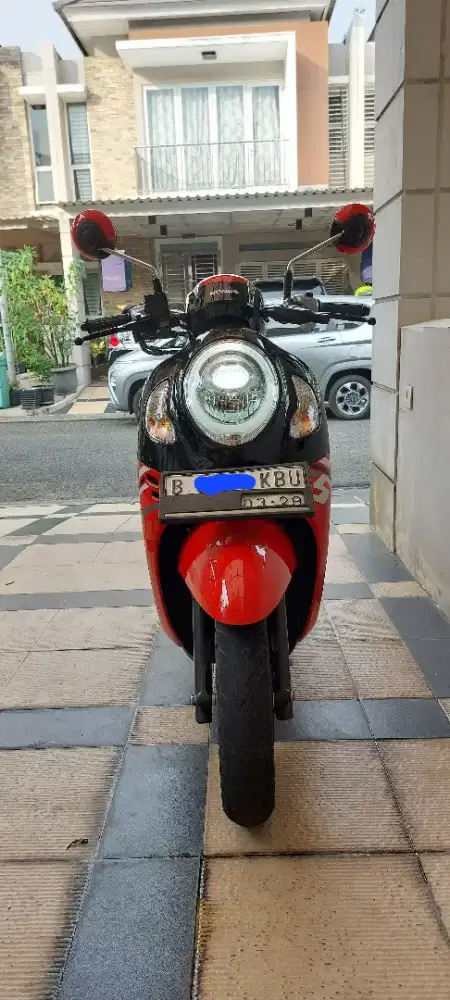 Honda scoopy black-red 2023
