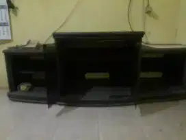 Meja tv pintu kaca bekas