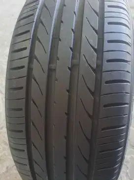 Ban 1 bj 90% uk 215.50.R18 merk toyo proxes R40