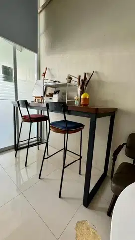 Meja Tinggi Cafe merk Informa
