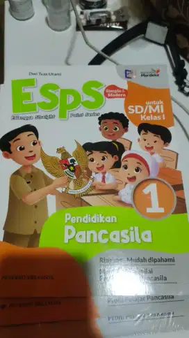 Buku sekolah ppkn