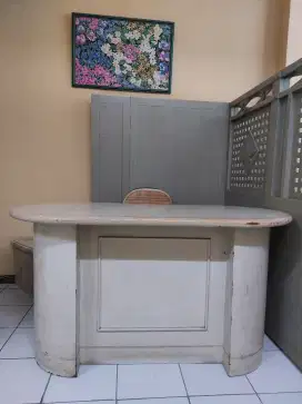 Meja Kantor Oval