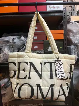 Totebag muat  banyak