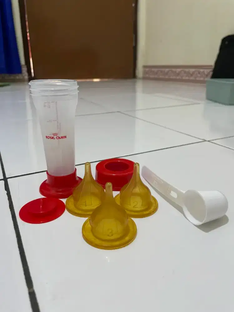 DIJUAL BOTOL SUSU ROYAL CANIN 1SET