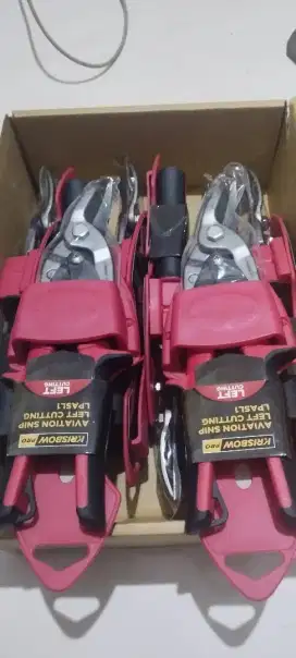Gunting baja krisbow
