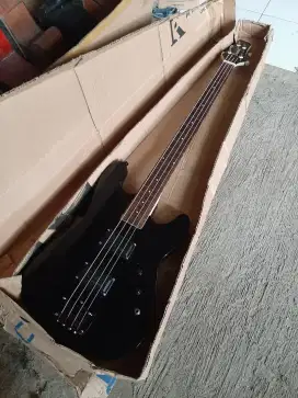 Bass elektrik pelajar