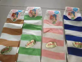 Kaos kaki wanita motif garis