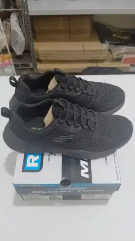 Sepatu Skechers pria air cooled