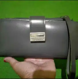 Dompet wanita merk Forever Young