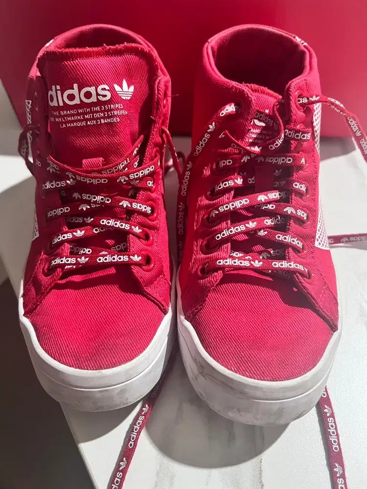 Adidas sepatu wanita