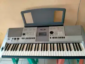KEYBOARD YAMAHA PSR -E413.