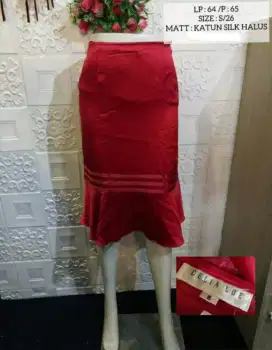 Rok Satin Merah