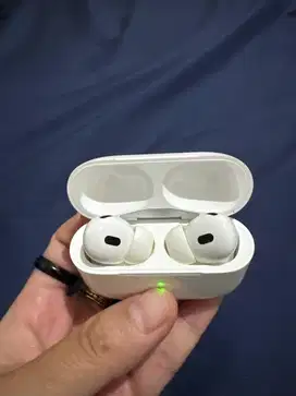 Apple AirPods Pro (generasi ke-2) dengan USB-C