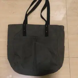 Tas tote bahan canvas