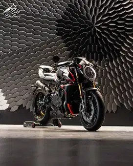 Moge Langka MV Agusta Brutale 1000 RR Nurburgring Full Paper 2023