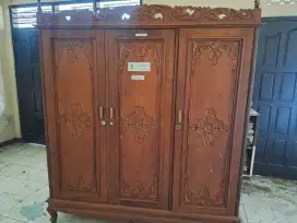 Lemari pkaian jati ukir 3pintu