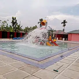 Tukang kolam renang