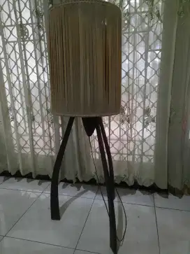 Lampu berdiri kayu jati lawas