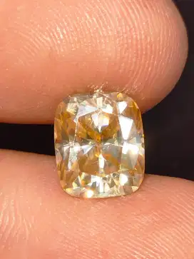 BATU CINCIN YELLOW MOISSANITE SIMULAND DIAMOND 01