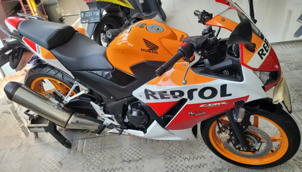 CBR 250R REPSOL CBU Keen Eyes ABS Koleksi km rendah 1500an