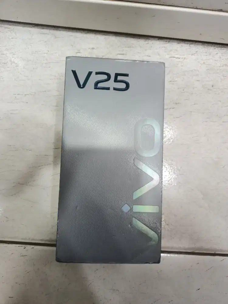 Handphone vivo v25 5G ram 8/256