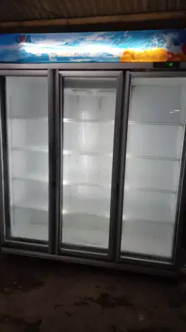 Showcase 3pintu GEA