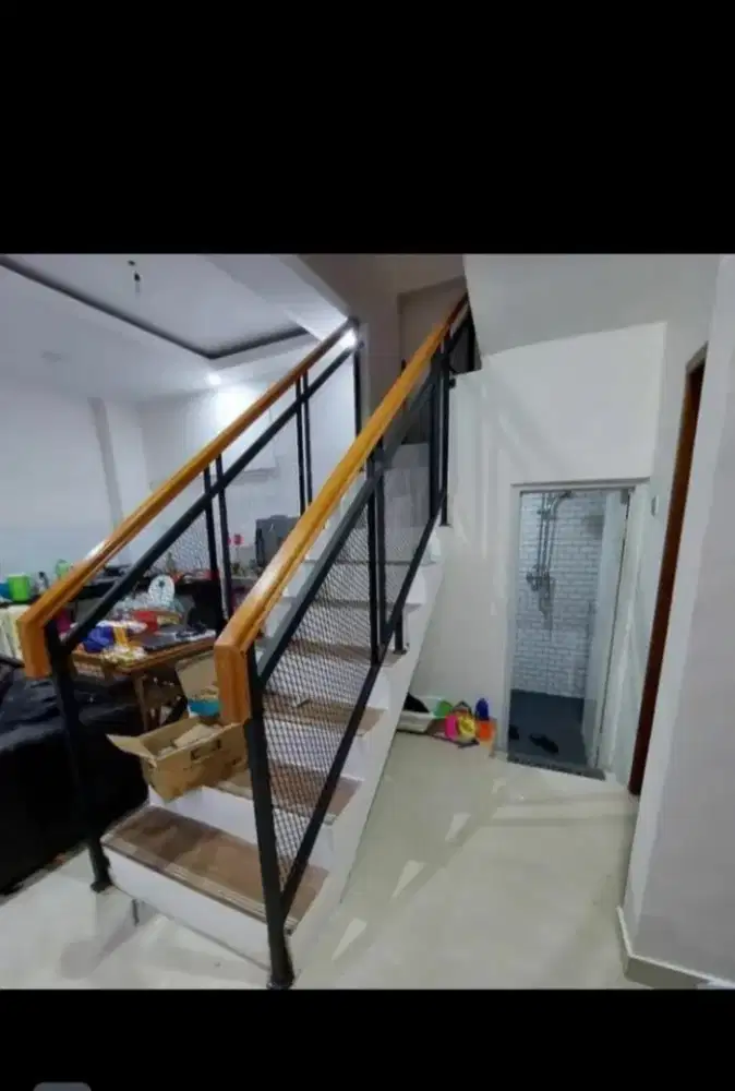 Relling Tangga eksapnda Modern