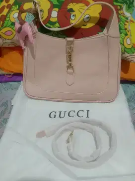 Tas Gucci ada nomer serinya