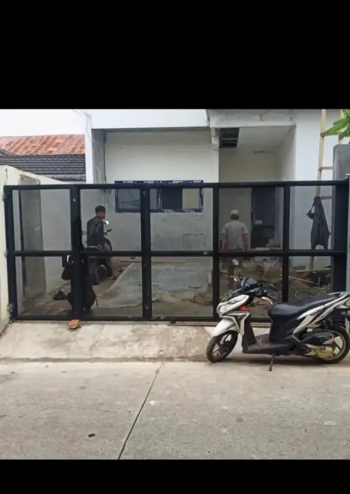 Pagar Perporeted Minimalis warna hitam