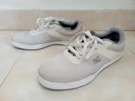 DC SHOES SEPATU SNEAKERS PRIA 43