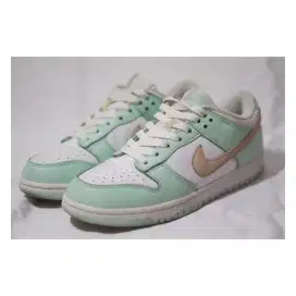 Sepatu Casual Nike SB Dunk Low Green Tender Powder Site Pink