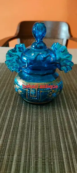 Toples crystal biru