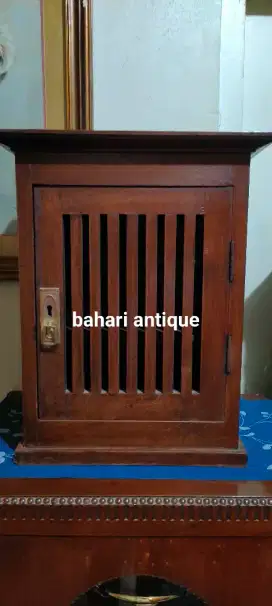 Kotak obat/telur krambangan