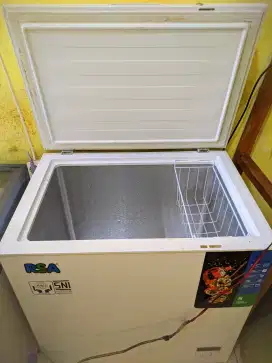 Jual Freezer RSA CF 210 Box 200L Pemakain Baru 5 Bulan NEGO TIPIS