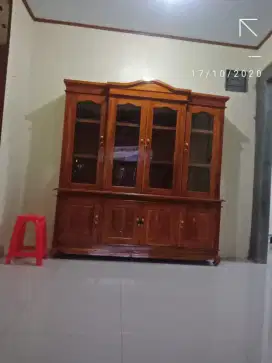 Lemari pajangan pintu 4 minimalis jati
