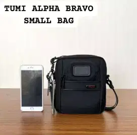 TAS TUMI ALPHA BRAVO MEN SMALL BAG SLINGBAG BLACK DETAILS