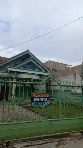 Kost putri khusus karyawan atau pelajar/mahasiswi