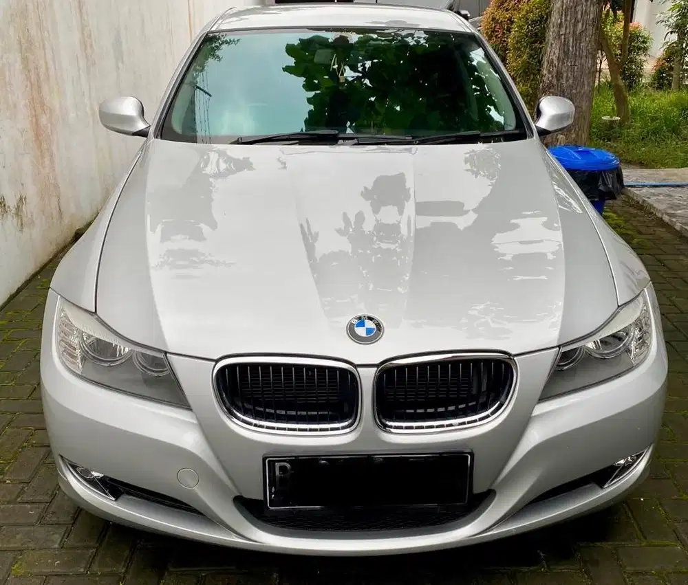 BMW 320i E90 2011 KM RENDAH