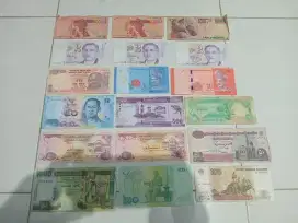 Dijual uang kertas beda2 negara