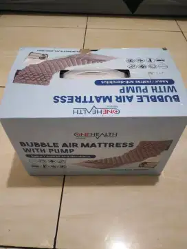 Bubble air mattress with pump