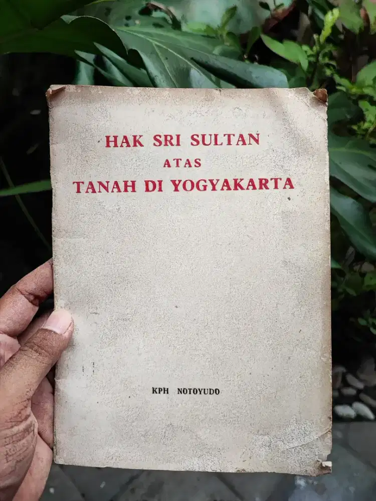 Buku Asli Hak Sri Sultan Atas Tanah Di Yogyakarta Cetakan 1975