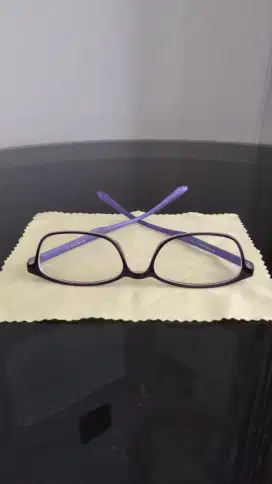 Frame kacamata buatan Korea