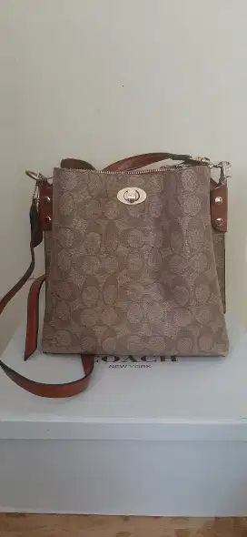 Tas selempang COC