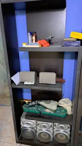 Rak kayu warna hitam kecil