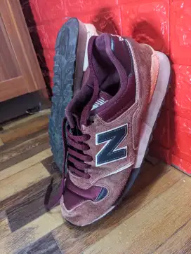 Sepatu new balance maron