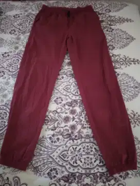 Di jual celana panjang jogger merk : comfly uk : 34