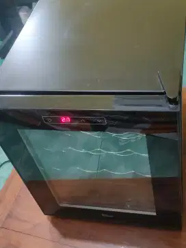 Thermoelectric wine cooler