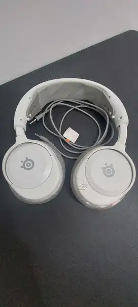 STEELSERIES ARCTIS NOVA 1