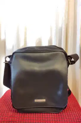 Guy Laroche sling bag original.
