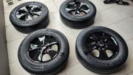 Velg dan BanOriginal Toyota Rush Black Glossy